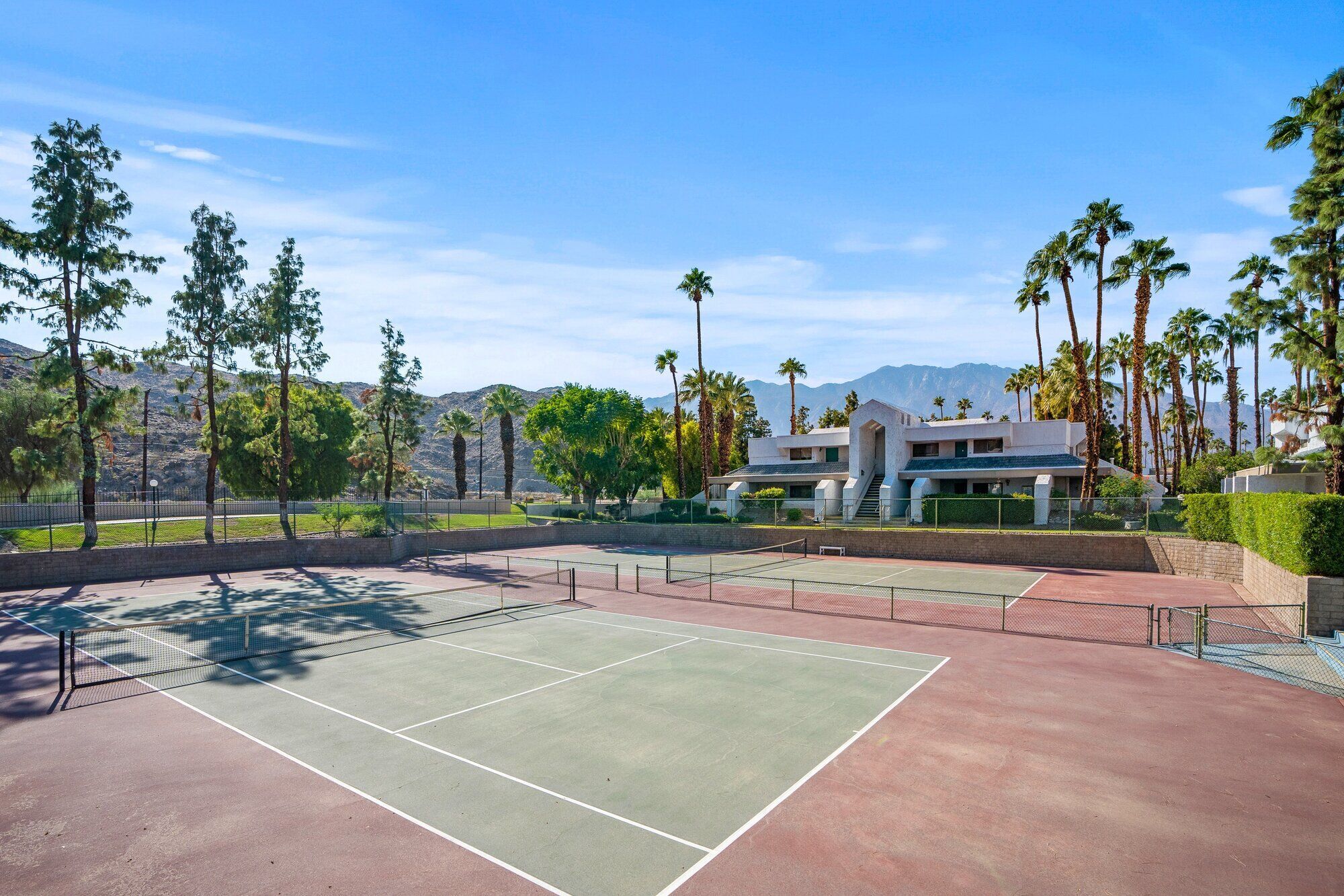 Kitchen counter with breakfast bar seating at The Sundune